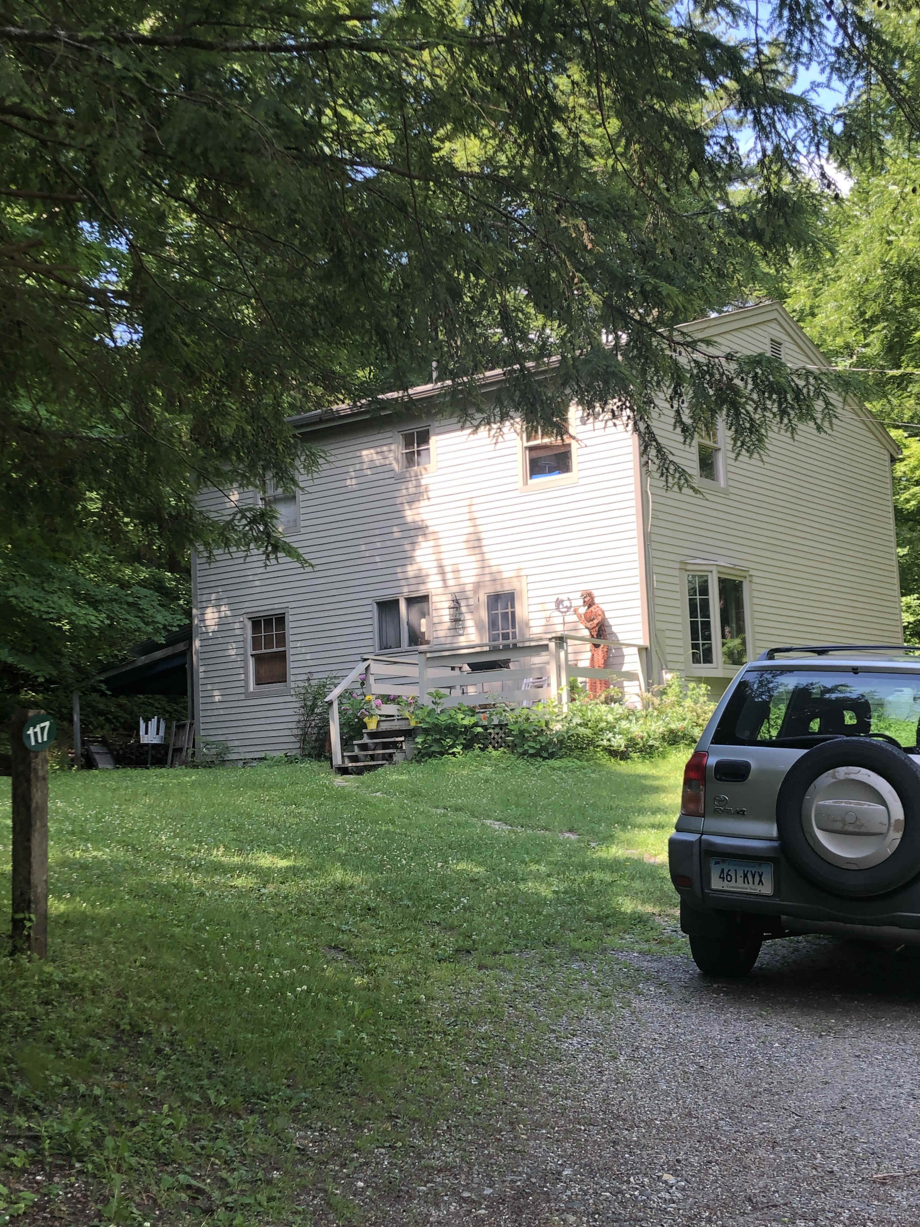 Building photograph for 117 FARNUM ROAD